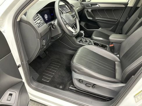 Used 2022 Volkswagen Tiguan SE image 11