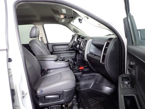 Used 2017 RAM 2500 Tradesman w/ Chrome Appearance Group AWD/4WD image 40