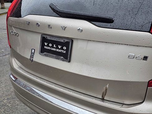 Used 2025 Volvo XC90 B6 Plus w/ Protection Package Premier image 17