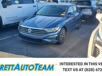Used 2019 Volkswagen Jetta SE w/ Cold Weather Package