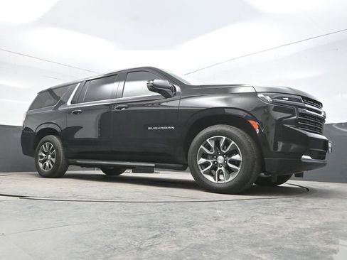 Used 2021 Chevrolet Suburban LT w/ Luxury Package image 39