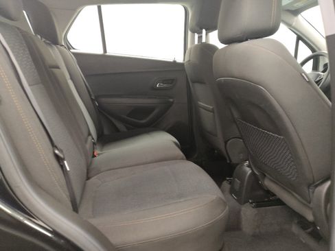Used 2020 Chevrolet Trax LS FWD image 19