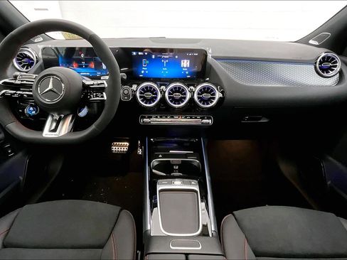 New 2026 Mercedes-Benz GLA 35 AMG 4MATIC image 4