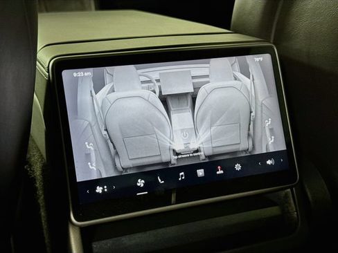 Used 2026 Tesla Model Y AWD image 34