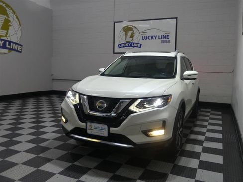 Used 2017 Nissan Rogue SL w/ SL Premium Package AWD/4WD image 4