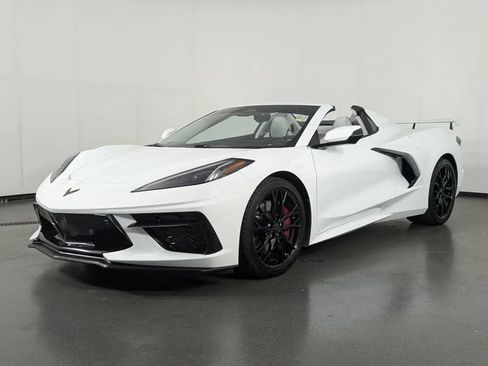 Used 2024 Chevrolet Corvette Stingray Premium Conv w/ Z51 Performance Package RWD image 5