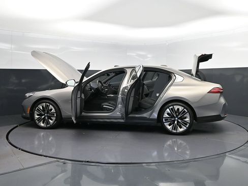 Certified 2026 BMW 530i image 46