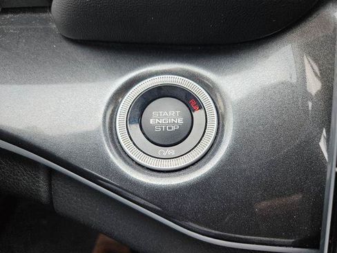 Used 2023 Jeep Grand Cherokee Laredo AWD/4WD image 32