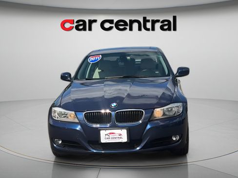 Used 2011 BMW 328i xDrive Sedan AWD/4WD image 9