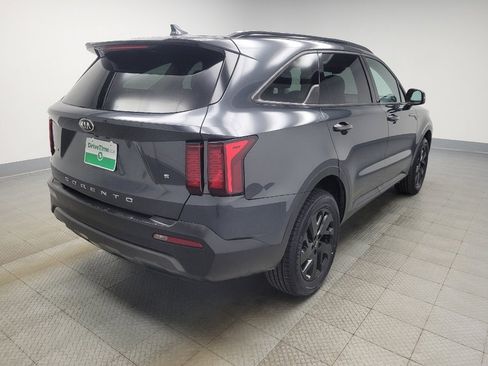 Used 2021 Kia Sorento S w/ Panoramic Sunroof Package image 9