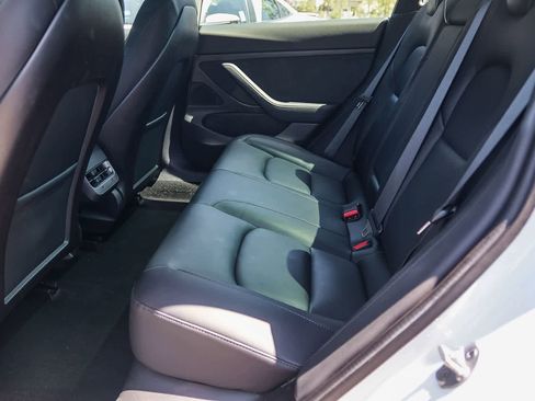 Used 2020 Tesla Model 3 Standard Range Plus image 18