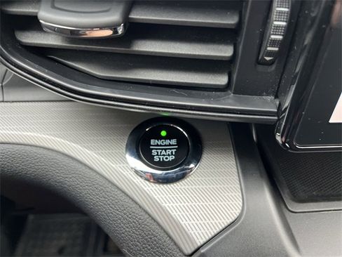 Used 2020 Ford Explorer XLT w/ Comfort Package image 16