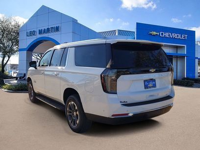 New 2026 Chevrolet Suburban LT w/ Comfort Package