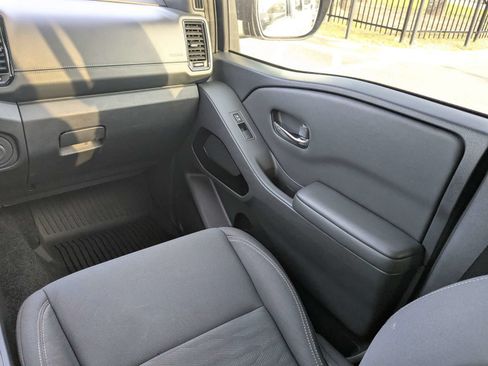 Used 2023 Nissan Frontier SV w/ Midnight Edition Package RWD image 18