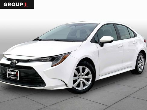 Used 2025 Toyota Corolla LE FWD image 1
