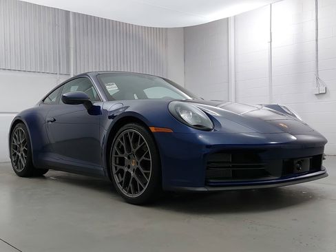 Certified 2025 Porsche 911 Carrera image 9