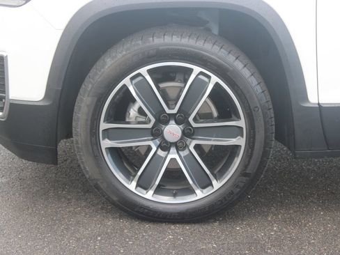 Used 2023 GMC Acadia SLT w/ Preferred Package FWD image 19