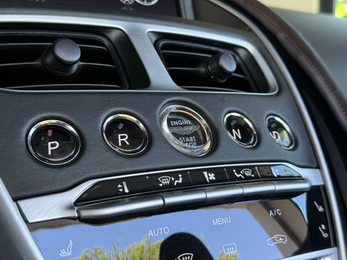 Used 2020 Aston Martin DB11 Volante RWD image 40