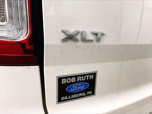 Used 2015 Ford Explorer XLT w/ Equipment Group 202B AWD/4WD image 13