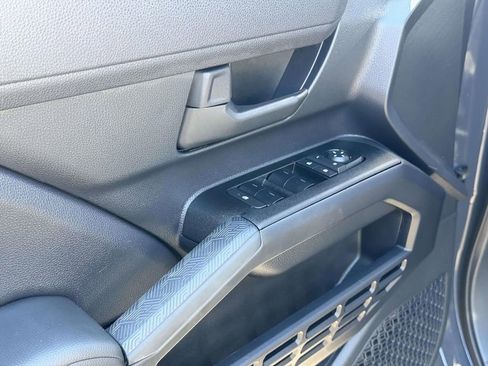 Used 2025 Toyota 4Runner SR5 AWD/4WD image 18