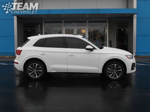 Used 2021 Audi Q5 Premium Plus w/ Premium Plus Package image 3