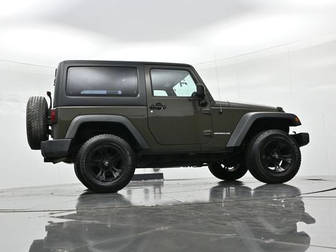 Used 2015 Jeep Wrangler Sport w/ Connectivity Group AWD/4WD image 21