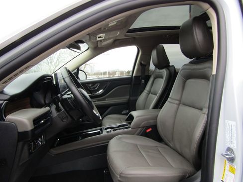 Used 2025 Lincoln Corsair Grand Touring w/ Equipment Group 301A AWD/4WD image 12