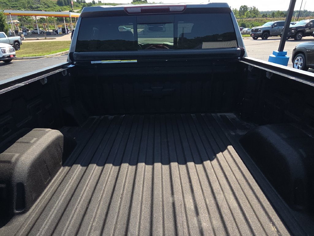 Used 2021 Chevrolet Silverado 1500 LTZ w/ Z71 Off-Road Package AWD/4WD image 8