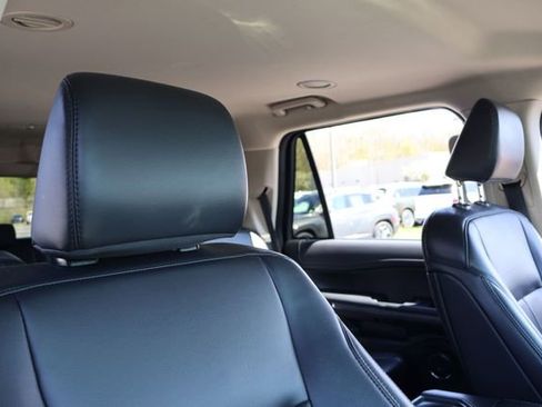 Used 2024 Ford Expedition XLT AWD/4WD image 18