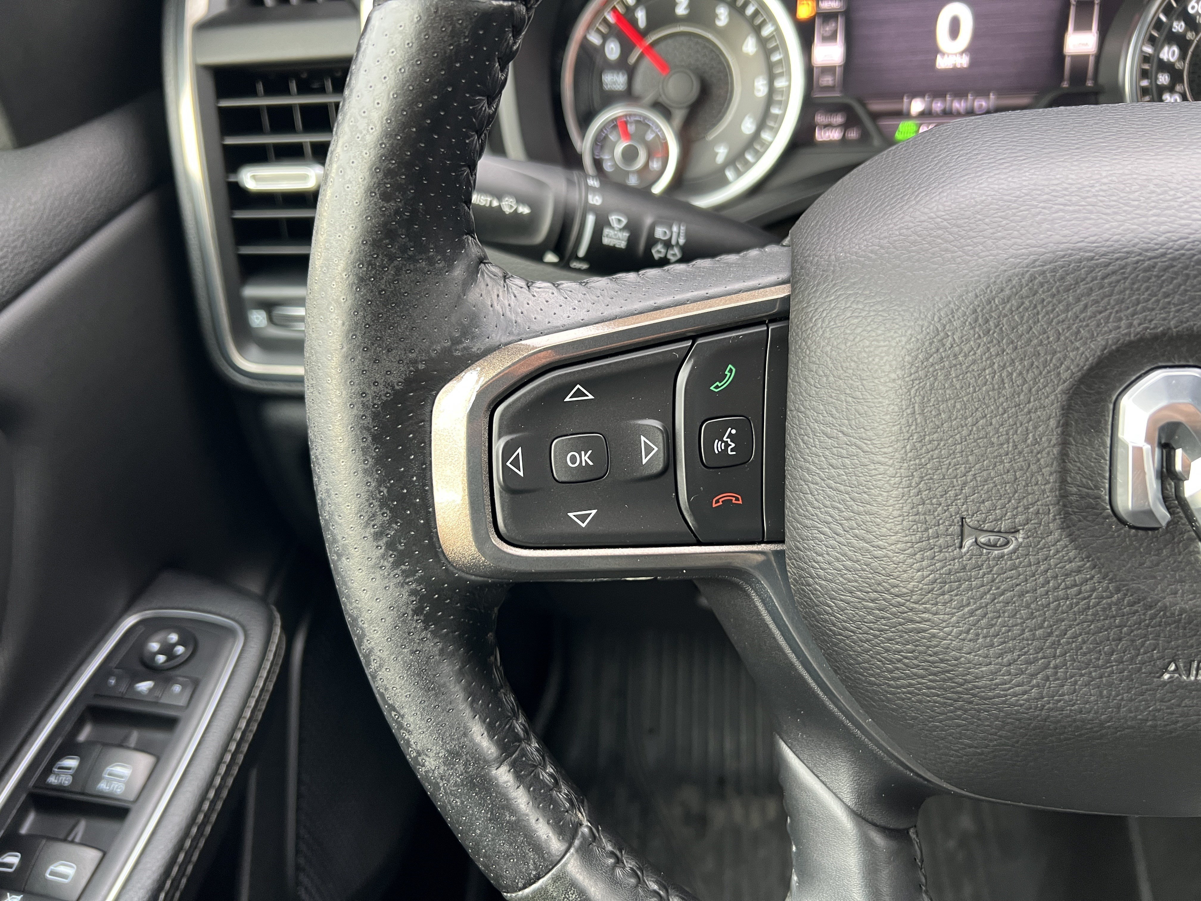 Used 2020 RAM 1500 Sport w/ Level 2 Equipment Goup w/2_L AWD/4WD image 23