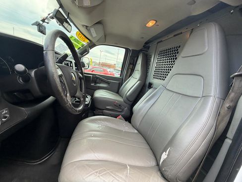 Used 2019 Chevrolet Express 2500 Extended w/ Driver Convenience Package RWD image 21