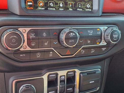 Used 2021 Jeep Wrangler Unlimited Rubicon image 14