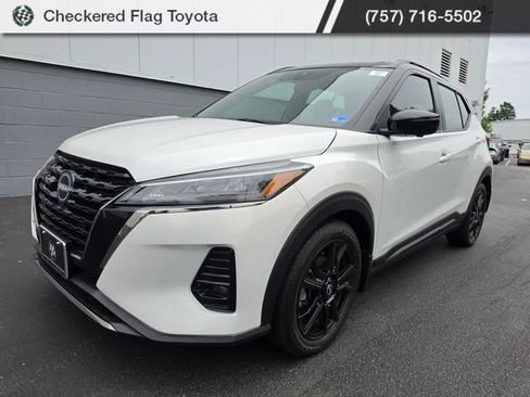 Used 2024 Nissan Kicks SR w/ SR Premium Package FWD image 1