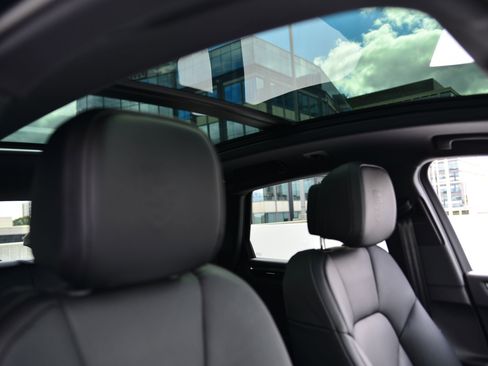 Certified 2026 Porsche Macan AWD/4WD image 14