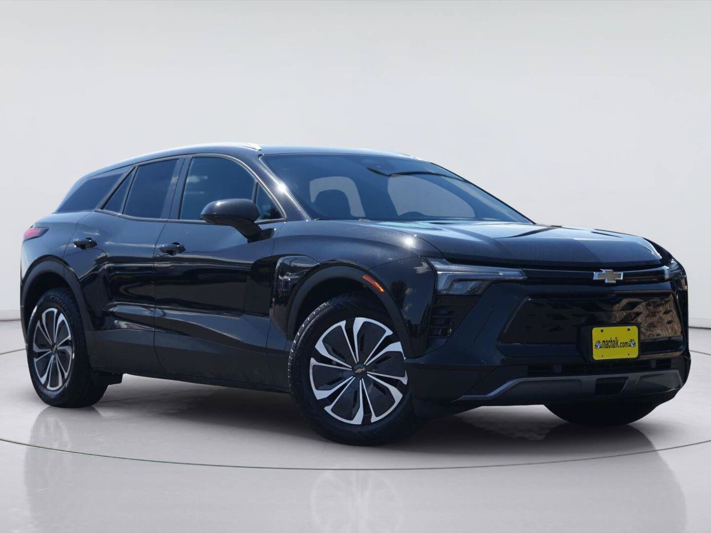 Used 2024 Chevrolet Blazer EV LT AWD/4WD image 2