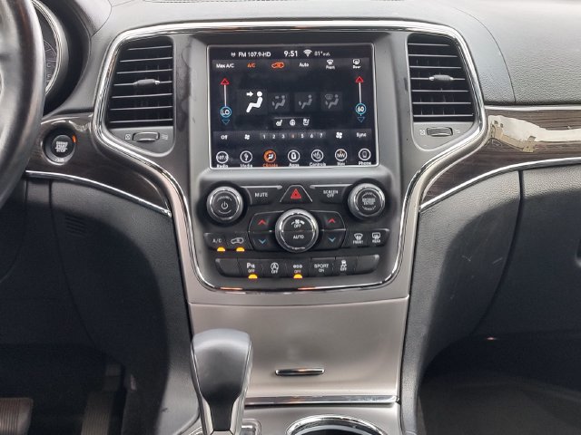 Used 2018 Jeep Grand Cherokee Overland AWD/4WD image 13