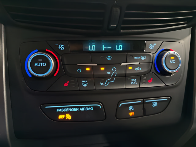 Used 2018 Ford Escape SE FWD image 23