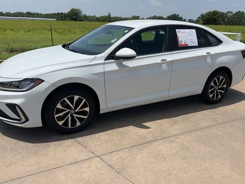 Used 2025 Volkswagen Jetta S FWD image 5