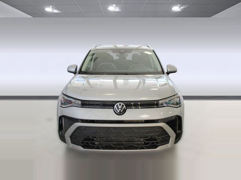 New 2025 Volkswagen Taos SE image 6