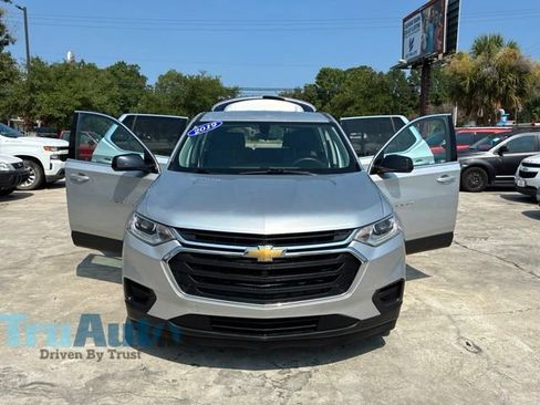 Used 2019 Chevrolet Traverse LS FWD image 11