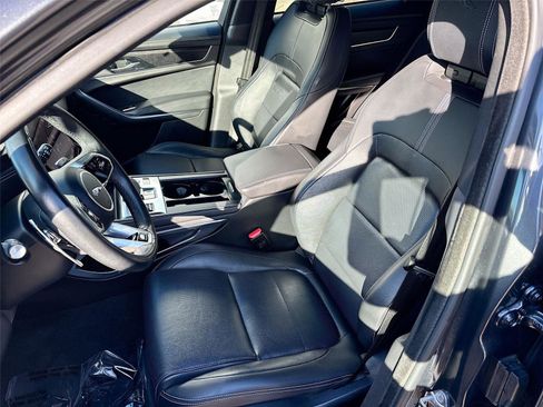 Used 2023 Jaguar F-PACE R-Dynamic S image 22