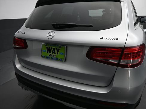 Used 2017 Mercedes-Benz GLC 300 4MATIC image 2