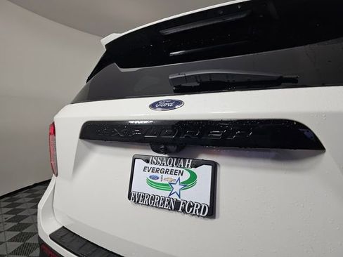 Used 2020 Ford Explorer ST w/ ST Street Pack image 16