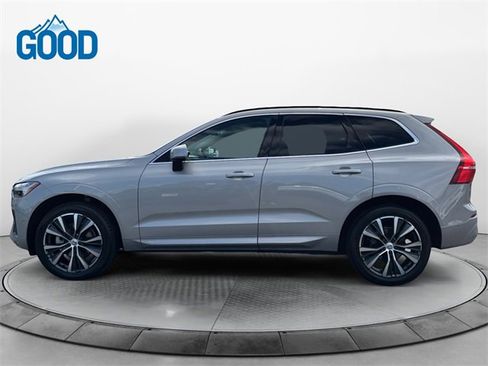 Used 2022 Volvo XC60 B5 Momentum w/ Advanced Package image 2