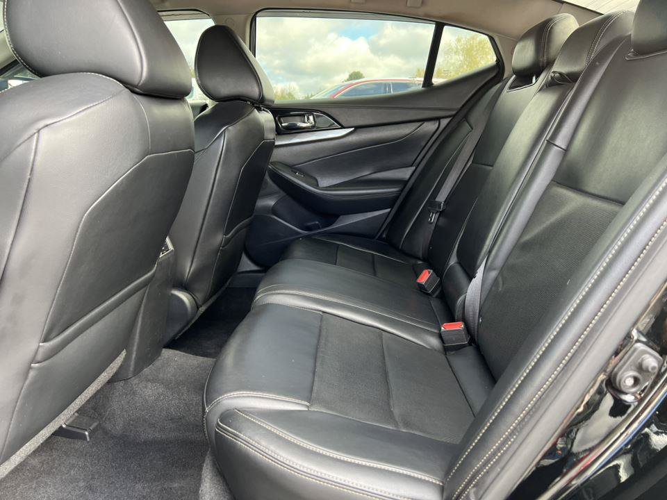 Used 2021 Nissan Maxima 3.5 SV w/ Floor Mat Group FWD image 4