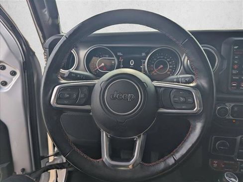 Used 2022 Jeep Gladiator Rubicon w/ Cold Weather Group image 11