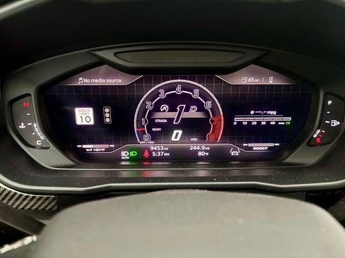 Used 2024 Lamborghini Urus Performante image 3