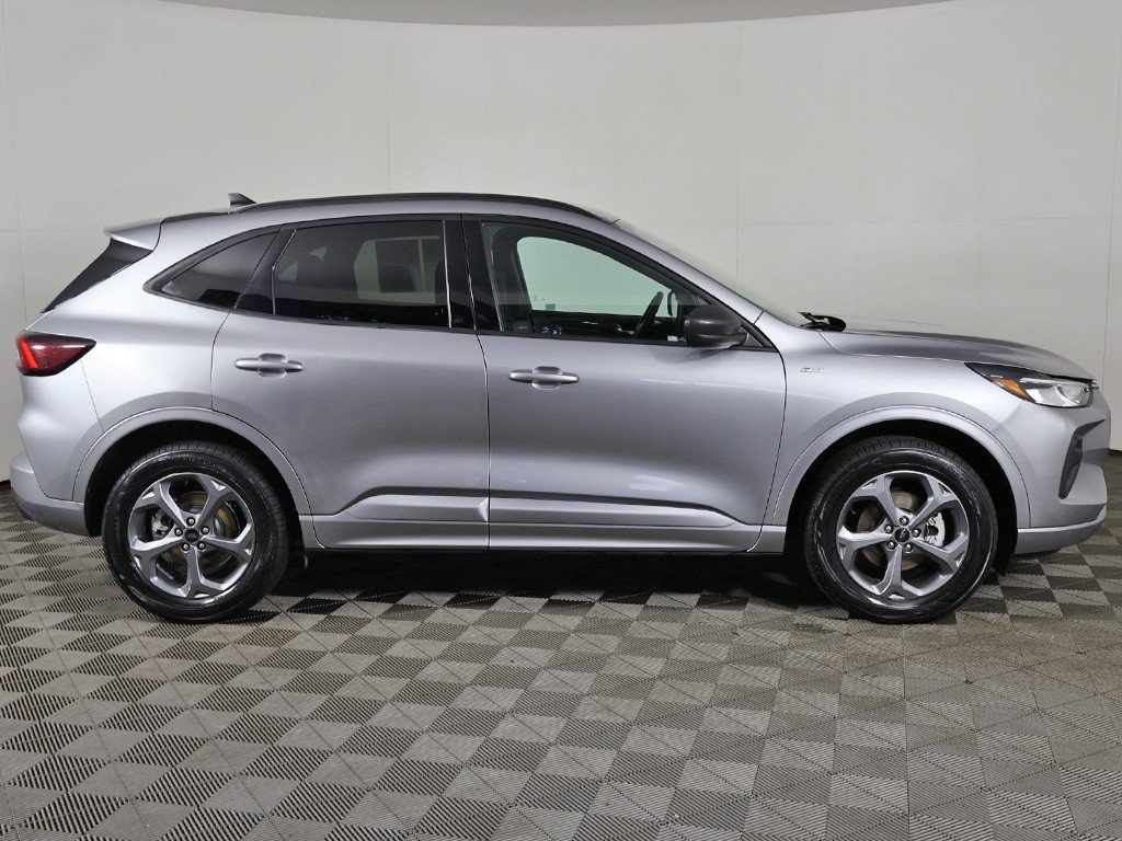 Used 2024 Ford Escape ST-Line w/ Tech Pack #1 AWD/4WD image 18