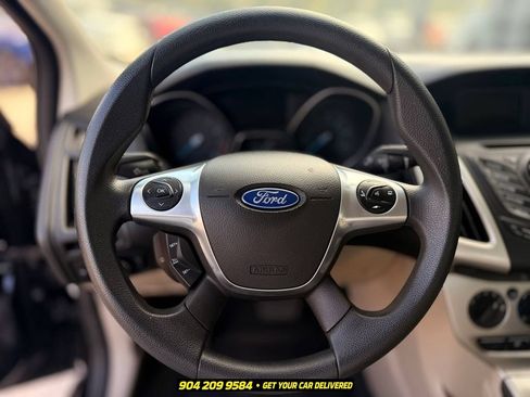 Used 2014 Ford Focus SE FWD image 15