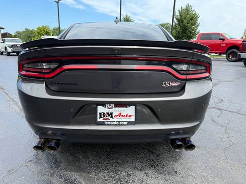Used 2019 Dodge Charger SXT w/ Blacktop Package AWD/4WD image 6